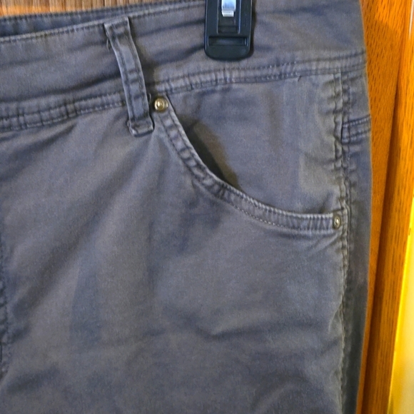 Bandolinoblu Crop length Pants Olive color 5 Pockets Women size 20W - Picture 4 of 15